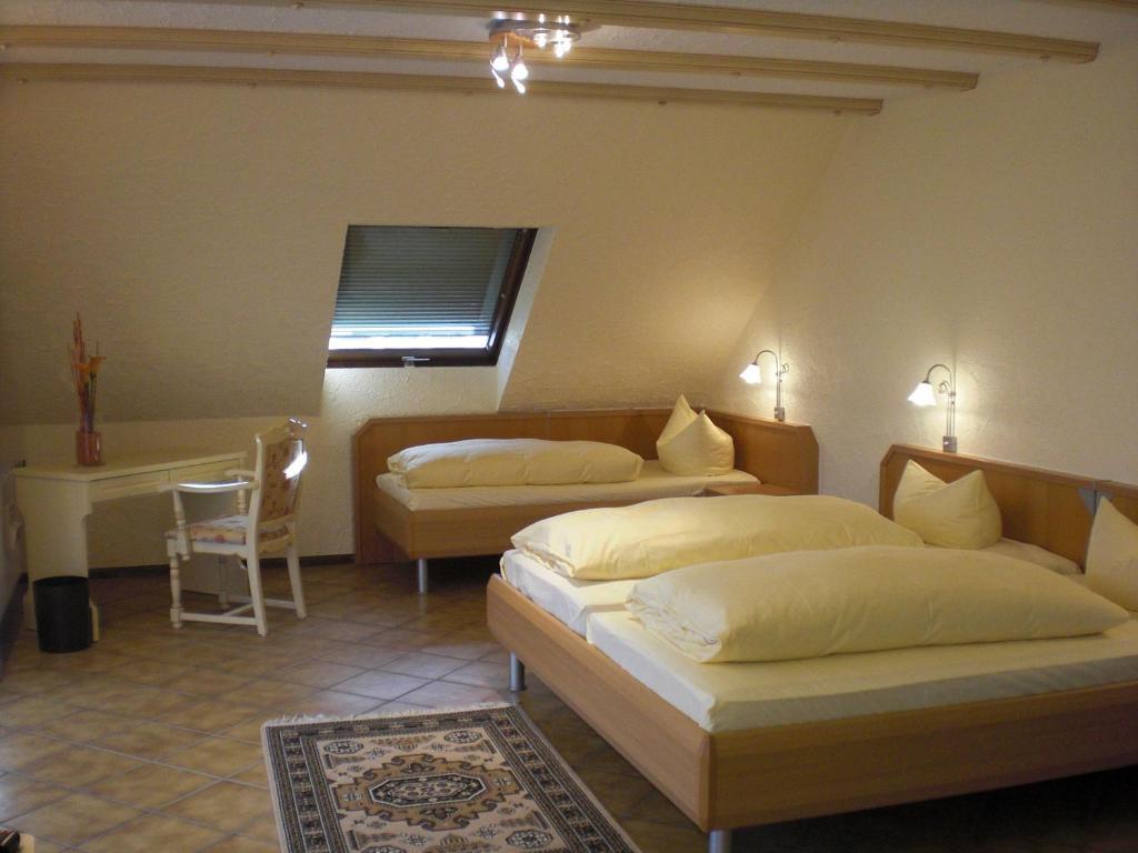 Hotel-Restaurant Schieble Kenzingen Δωμάτιο φωτογραφία