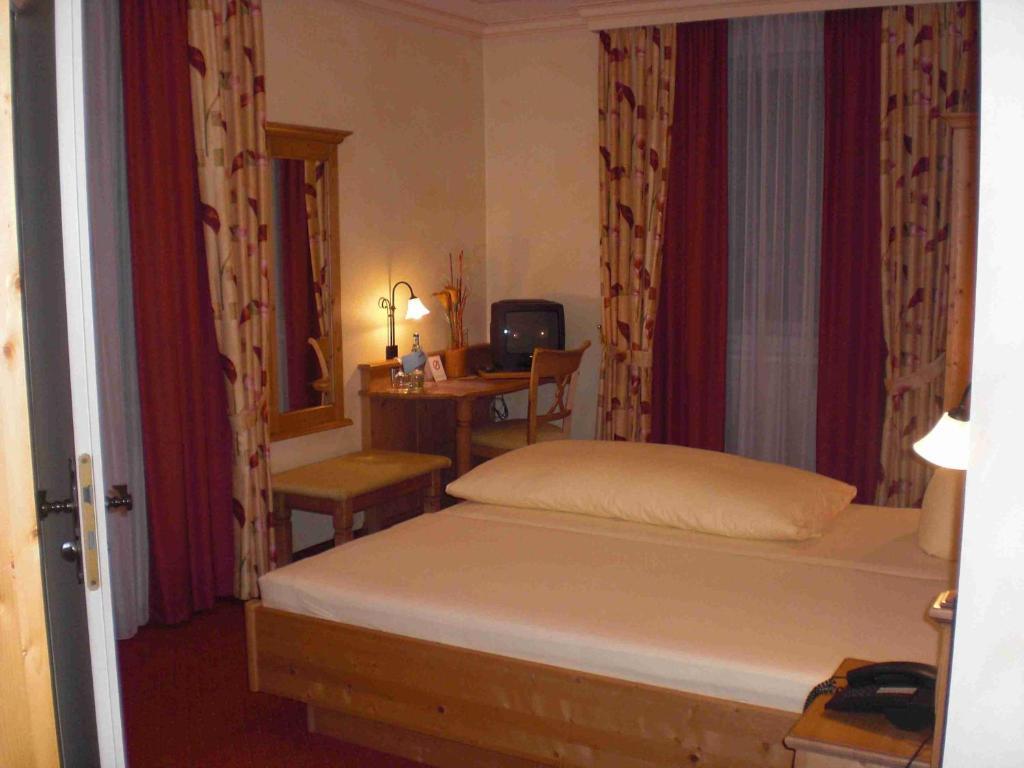 Hotel-Restaurant Schieble Kenzingen Δωμάτιο φωτογραφία